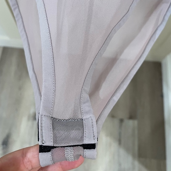 Nike Air Women's Sheer Long Sleeve Mesh Bodysuit Size Small - Picture 6 of 9